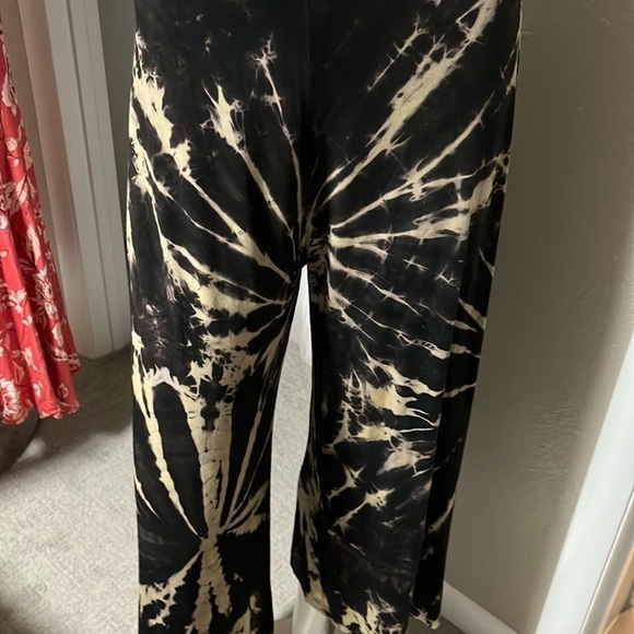 Size medium Palazzo pants tie-dyed  two colors - Picture 1 of 3